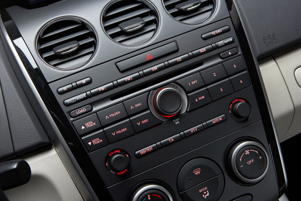 Módulo rádio e caixa de 6 CD com MP3