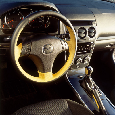 Alavanca do travão de mão (HB de 5 portas, CS de 4 portas, Station Wagon)