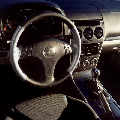 Alavanca do travão de mão (HB de 5 portas, CS de 4 portas, Station Wagon)