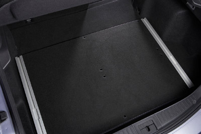 Sistema de arrumos para bagageira (HB de 5 portas, CS de 4 portas)