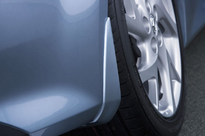 Palas das rodas traseiras (HB de 5 portas, CS de 4 portas)