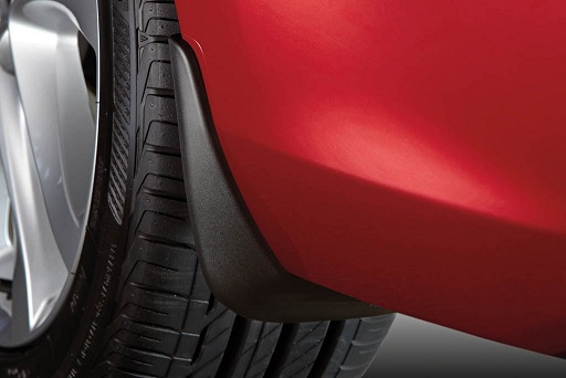 Palas das rodas traseiras (CS de 4 portas)