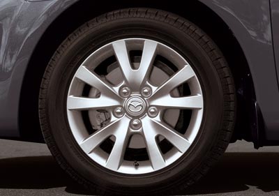 Jante de liga leve (HB de 5 portas, CS de 4 portas)